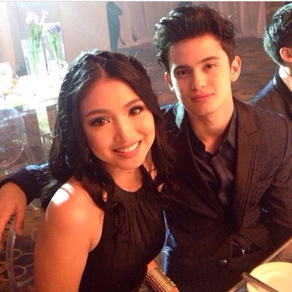 \" JaDine and JulNigo selfies tonight <3

JeDen New LabTem
Happy Birthday Julia Barretto 