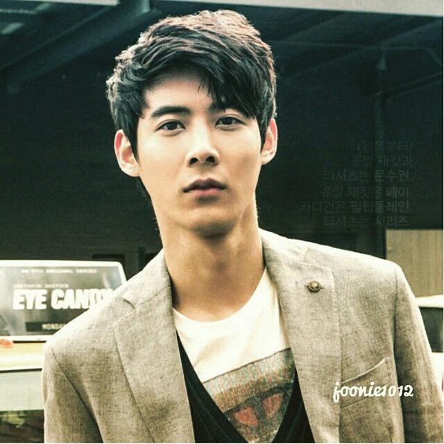 B_vd-kCUsAI4cUC.jpg:large