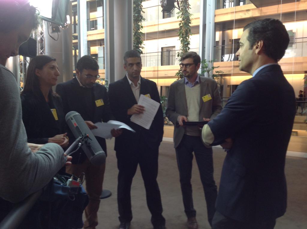 Europarl_CY's tweet image. Economic editors from #Cyprus interview MEP @PabloZalba on the card payment fees #CardFees bit.ly/1HtyvU5