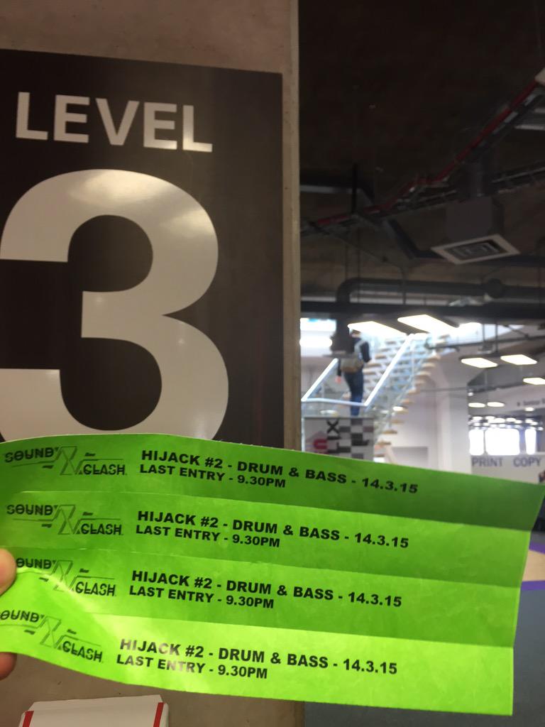 lufbrasc's tweet image. 10 tickets in the pilks. Red hoody... Go go go #soundclash15