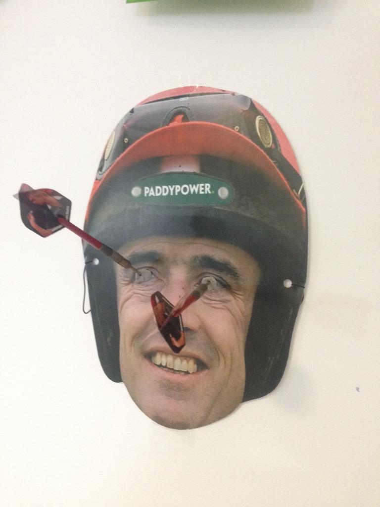 Paddy Power tweet media