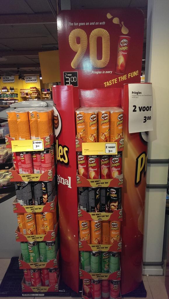 Deze week Pringles diverse soorten! 2 bussen voor 3 euro! #hallo #extra #voordeel