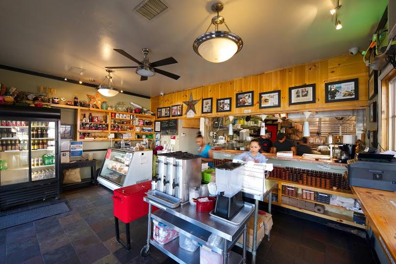 ZagatAtlanta's tweet photo. Who made @Zagat's list of Atlanta's Top 50 Restaurants? Find out here: http://t.co/uUUzxilAmo http://t.co/AIuSA1UBFv