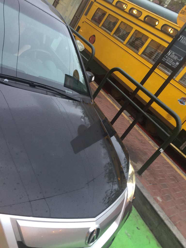 MeghanCArnold's tweet photo. Stopped in #bikebox, applying makeup, sped around cyclists, then #didntlook at 11th turn. #VisionZero #carshaming http://t.co/6yXblZ9WwE