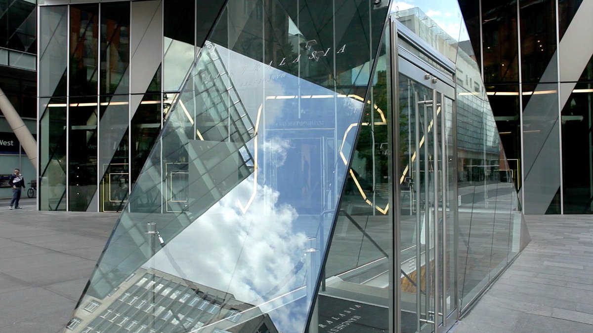 shopsandspots's tweet photo. We feature venues &amp; events that provide that #GuestFactor. See the video of @AustralasiaMcr http://t.co/2W729i0gl9 http://t.co/JRvRnwpN5A