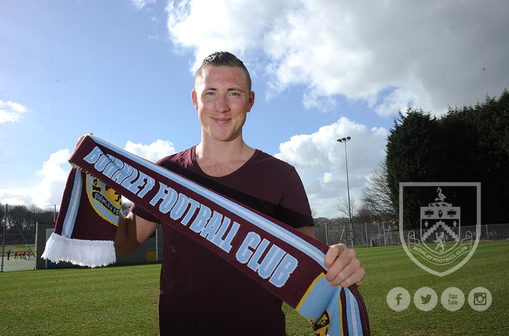 BurnleyOfficial's tweet photo. PHOTO: New signing Fredrik Ulvestad checks in at our Gawthorpe training ground earlier today. #UlvestadSigns http://t.co/qXlB9SJOfQ