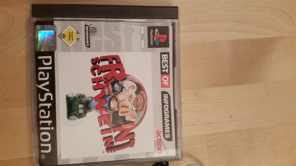 Der_Nerd_in_mir's tweet photo. #Frontschweine #PS1 #retrogaming http://t.co/ZIW77Rz6pi