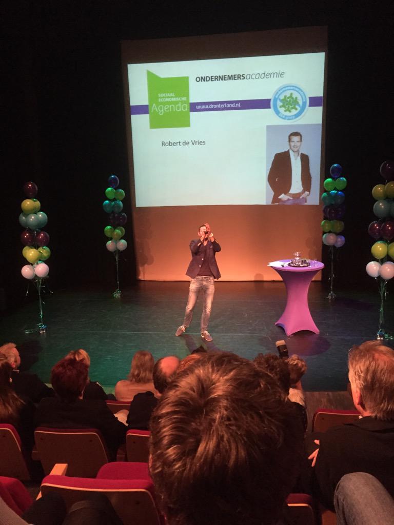 OADronten's tweet image. Robert de Vries is begonnen met het slot van de Ondernemersacademie Dronten!