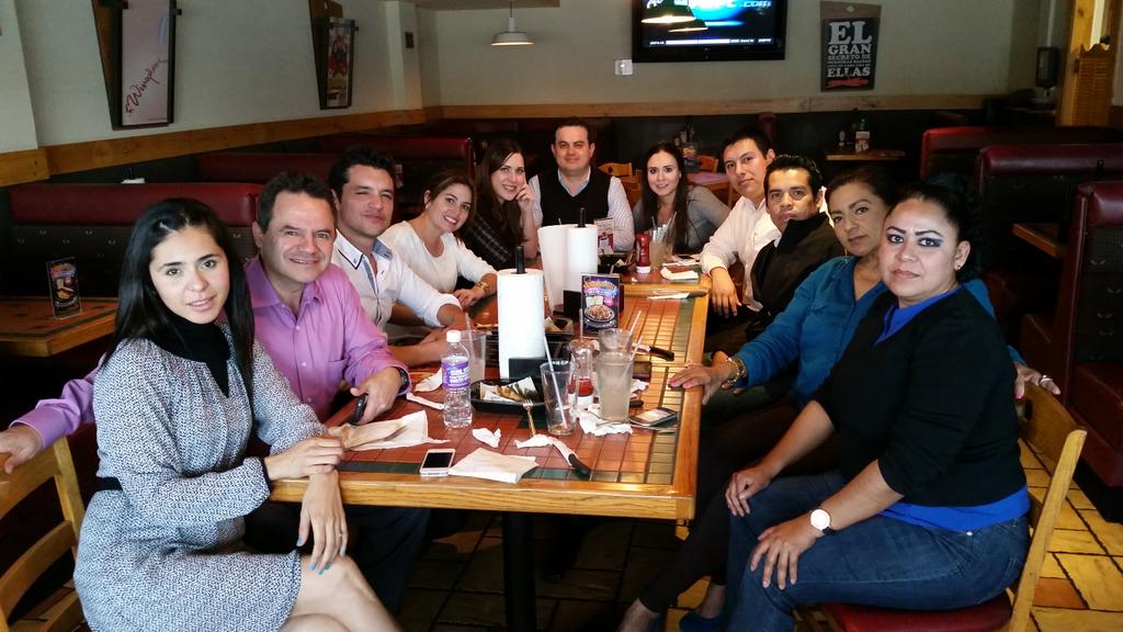 gsalum7's tweet photo. Con el Team de GNP Seguros DA 112 TORREON http://t.co/KzQYj4uQrA