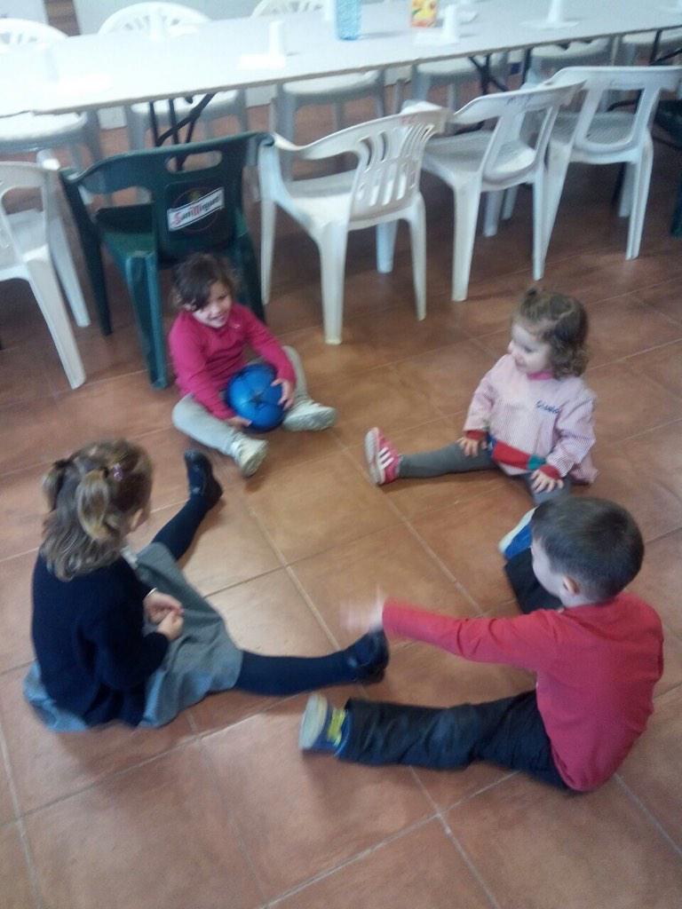 FallaelColmenar's tweet image. Esta vesprada ha estat molt divertit el berenar a càrrec de nostra FMI 😄