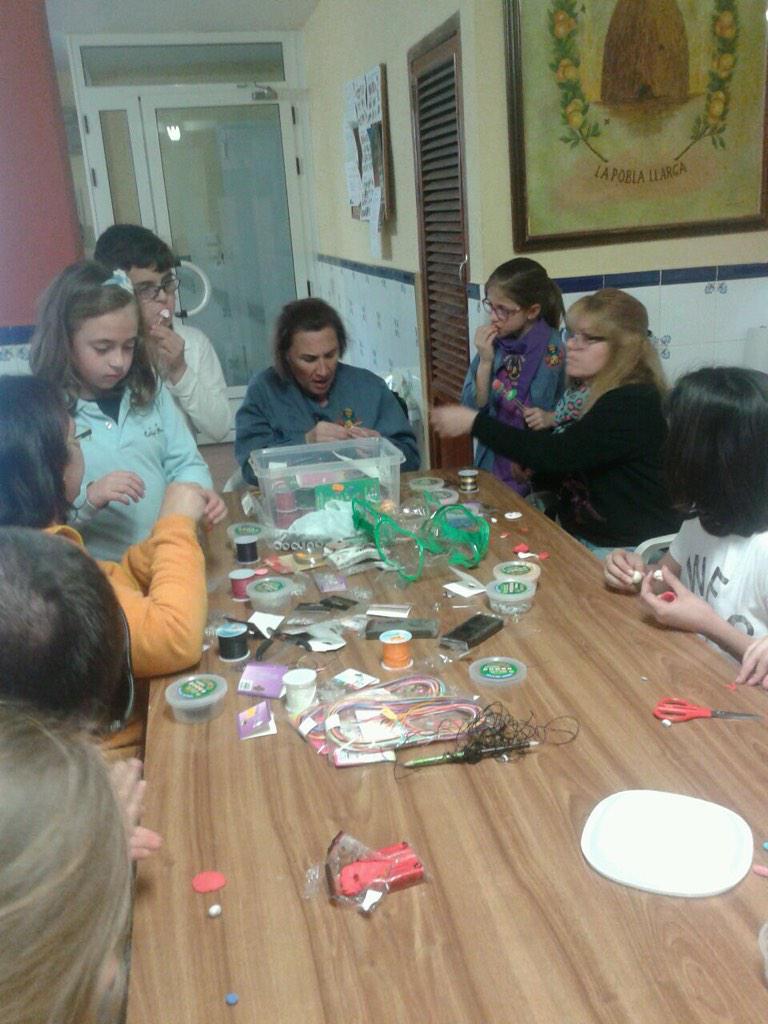 FallaelColmenar's tweet image. Esta vesprada ha estat molt divertit el berenar a càrrec de nostra FMI 😄