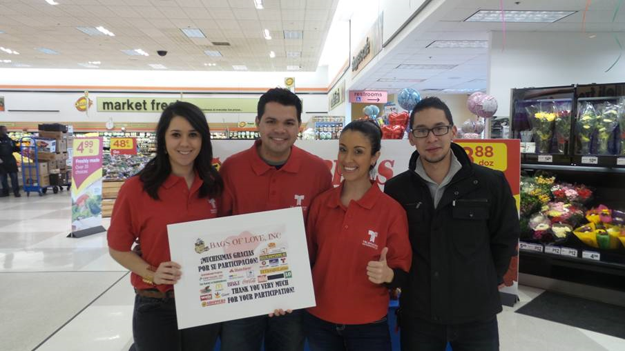 bagsoflove_DMV's tweet photo. @WZDCTelemundo gracias por ser parte de Bolsas de Amor 2015! Thanks for being part of Bags of Love 2015! http://t.co/NNgKoFUmgE