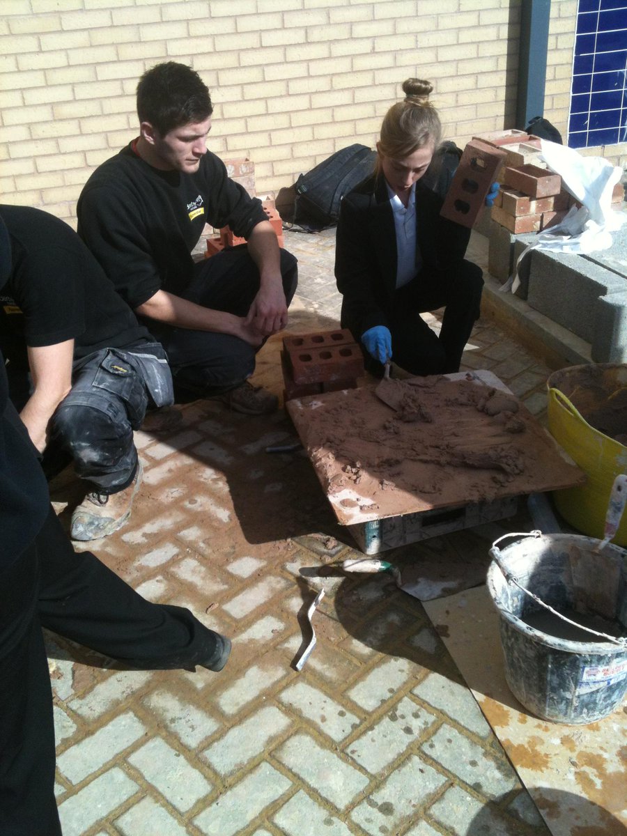 DerbyHomes's tweet photo. A great day @daVinciSch as part of #NAW2015 #plastering #plumbing  #bricklaying #apprenticeships #UKhousing #DerbyUK http://t.co/GkaLsqwlvR