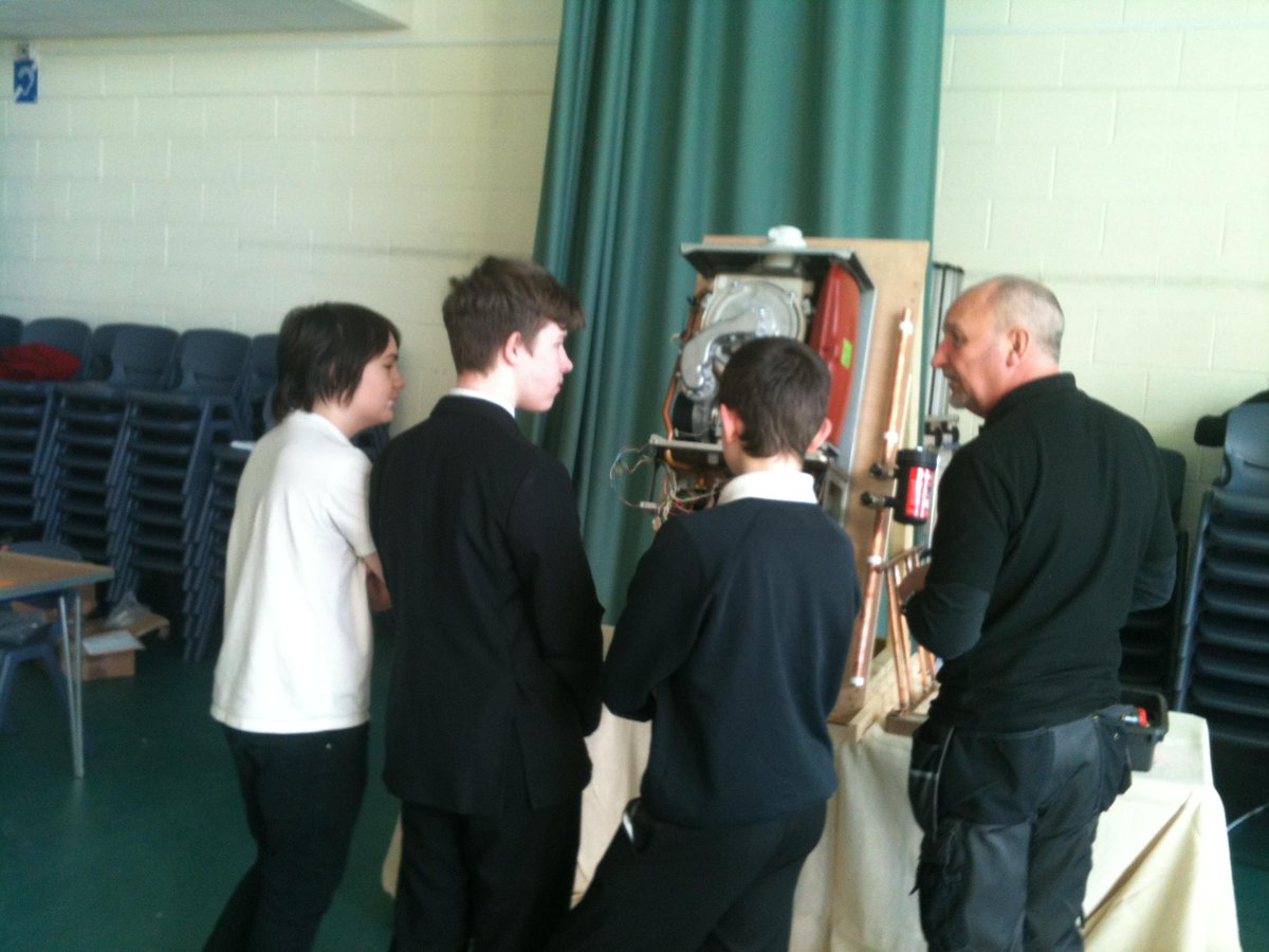 DerbyHomes's tweet photo. A great day @daVinciSch as part of #NAW2015 #plastering #plumbing  #bricklaying #apprenticeships #UKhousing #DerbyUK http://t.co/GkaLsqwlvR