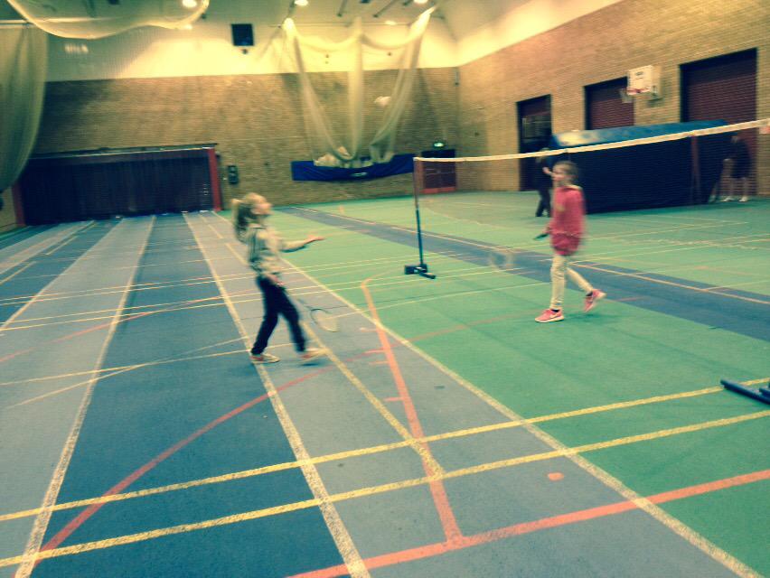 beverley1207's tweet photo. @CPickeringPri  Libbie and coco lambert playing badminton at Costello #futurestars http://t.co/l4b3dAtVwp