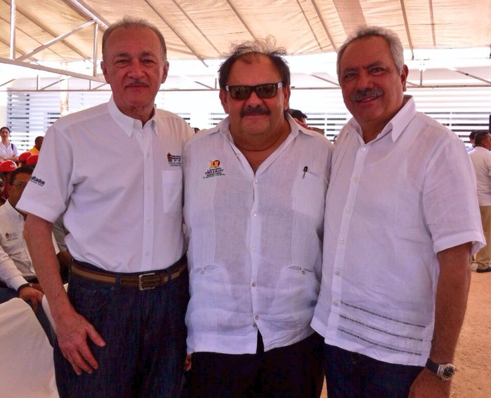 Acompañando al Gob <a href="/betoborge/">R</a> en la Inauguración del Edificio de @CONAFORQROO <a href="/SEDEQROO/">SEDE Quintana Roo</a> <a href="/GobEdoQRoo/">Gob. Quintana Roo</a> @Dosdelcafe
