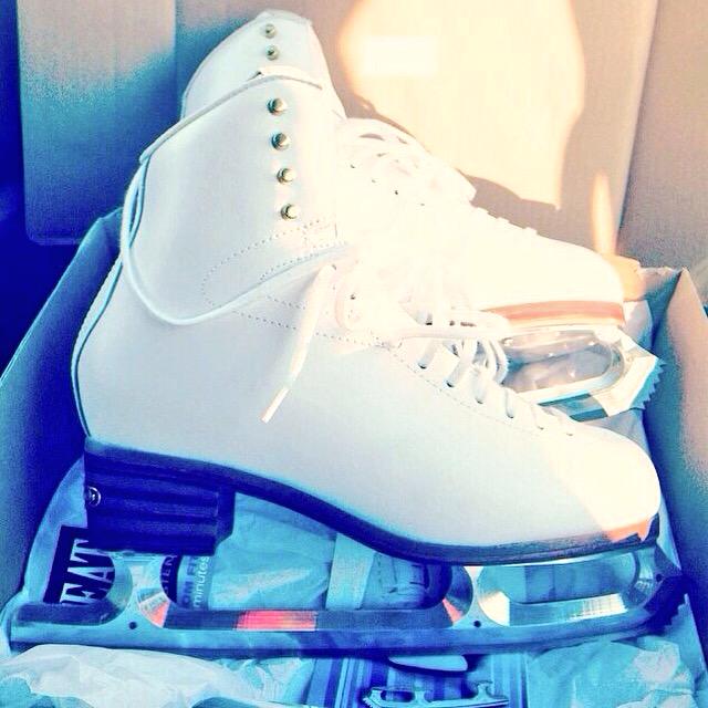 Dennessey's tweet photo. #proskates finally came ! Can't wait to break em in http://t.co/bJMit72Crc