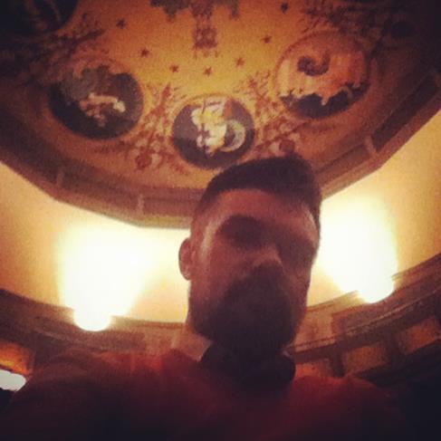 CristinaPink1's tweet photo. @SoyElMoreno #UeConEllas anoche #Ateneo de #Madrid viendo "Y Venus conquistó su monte" @lomejordemadrid @madrizmola http://t.co/UDvSmwd3Z5
