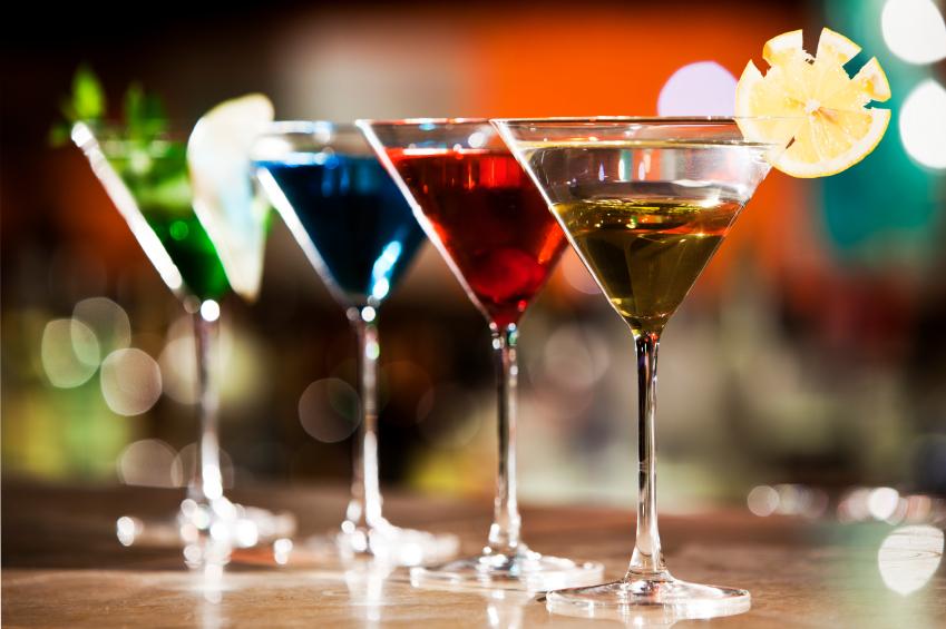 Some things never go out of style. Like HUB’s #Washington Apple w/ whiskey, Campari, apple liqueur + lemon garnish.