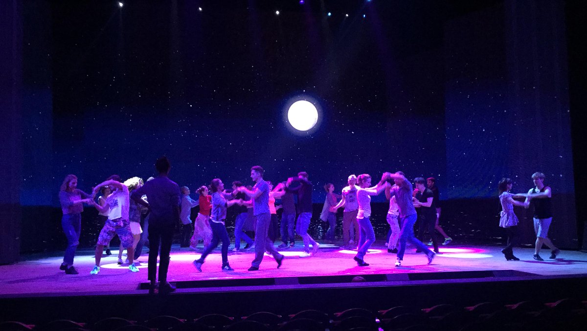 Mała próba na rozgrzanie... i gramy! #MammaMiaPL #teatr #musical #dzieńjakcodzień