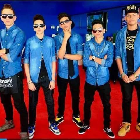 ElleJzReady's tweet photo. #Queremoslapandillaendivertido  @JosueRD16 @AlexanderROdqz @SebastianAc3 @Jesus28RD @Emmy_Ready @edward_mercado http://t.co/l4F7advYO6