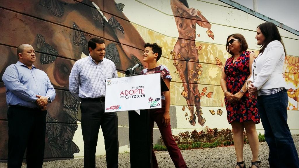 En marzo de 2015 el DTOP publico "Colectivo Moriviví embellece mural adoptado por Coord Paz para la Mujer en rampa de Ave. Fernández Juncos hacia PR-18" , en ese momento parece que la agencia estaba en coordinación con el arte mural publico