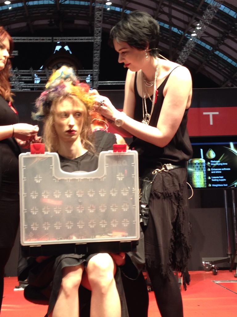 Su_heera's tweet photo. Great turnout &amp; fantastic work by @Matrixhaircare @fellowshiphair #AwesomenessDay #professionalHairdresserLive #Manc http://t.co/a2rKX977Vx