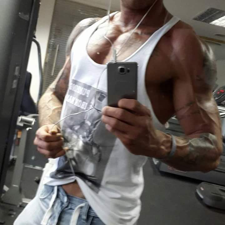 thomasharden87's tweet photo. Catch me live now on @JockMenLive #MuscleWorship #gaymuscle #LiveMuscle http://t.co/IVUNdaxuet