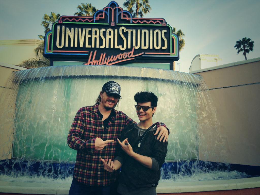 AbrahamMateo's tweet photo. Un día increible en Universal Studios en L.A. !!!!! 👌 http://t.co/MX4Wxs25E5