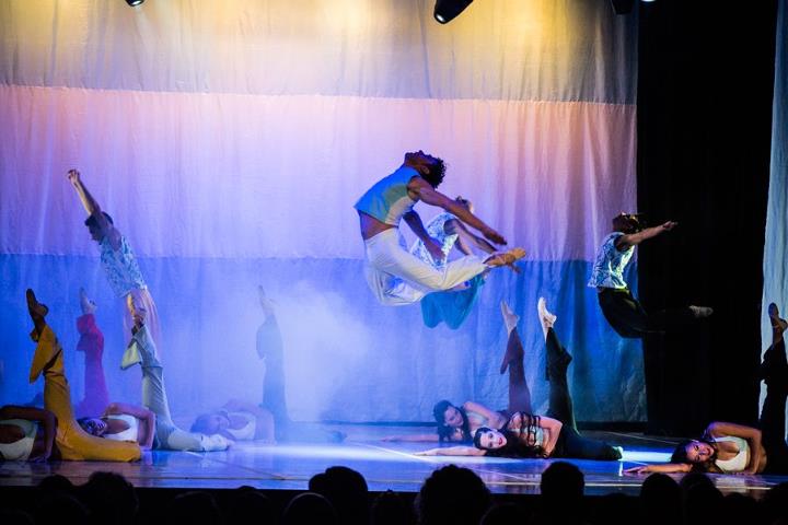 DelMercosur's tweet photo. Este Ballet vuela con muchos sueños!!! nunca dejamos de soñar!! si esta en la mente, se PUEDE!! @maximilianoguer RT http://t.co/DnoxXod6EY
