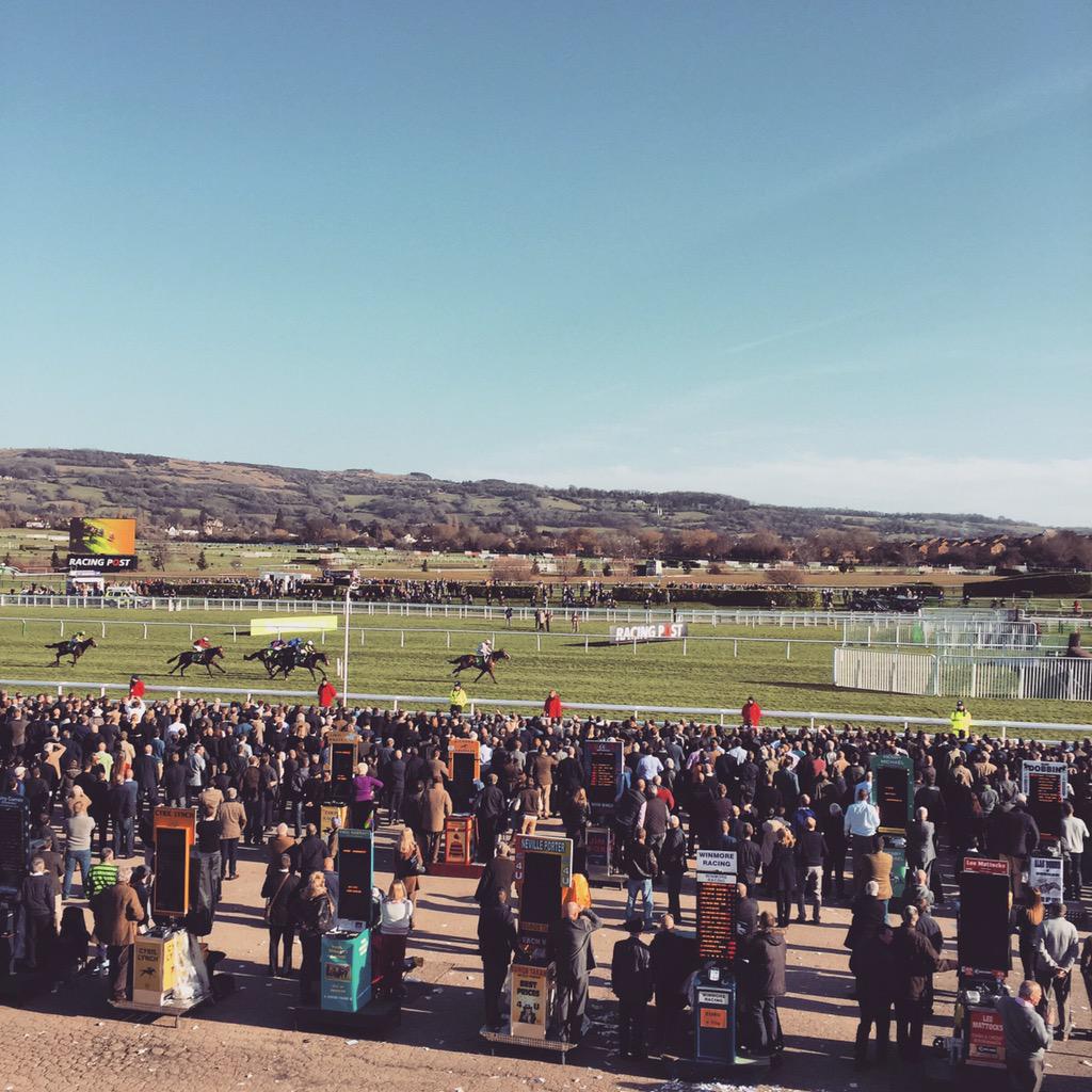 MichaelTemps's tweet photo. Great day @CheltenhamRaces thanks to @TheJockeyClub @GlamCricket and @SkyBet. Tips ignored by @DANCHERRY21 #Chelfest http://t.co/UvxLbLFf5X