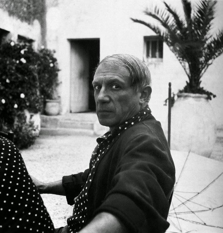 Amazing Historical Photo of Pablo Picasso in 1937 