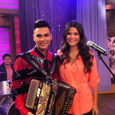 plebitasdecheyo's tweet photo. @cheyocarrillo con @anapatriciatv en @despiertaamericatv @univision #Estandocontigo http://t.co/L7YKooj9ug