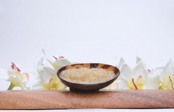 Coconut – Body Polish
 Ola Sugar Polish is a gentle, natural exfoliating product combining pure Hawaiian cane sugar