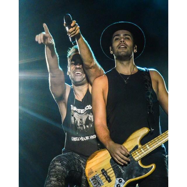 CDCrock's tweet photo. #FlashbackCDC @asiercazalis @rusopav #cdcrock #live #music http://t.co/PtQYsxPX6q