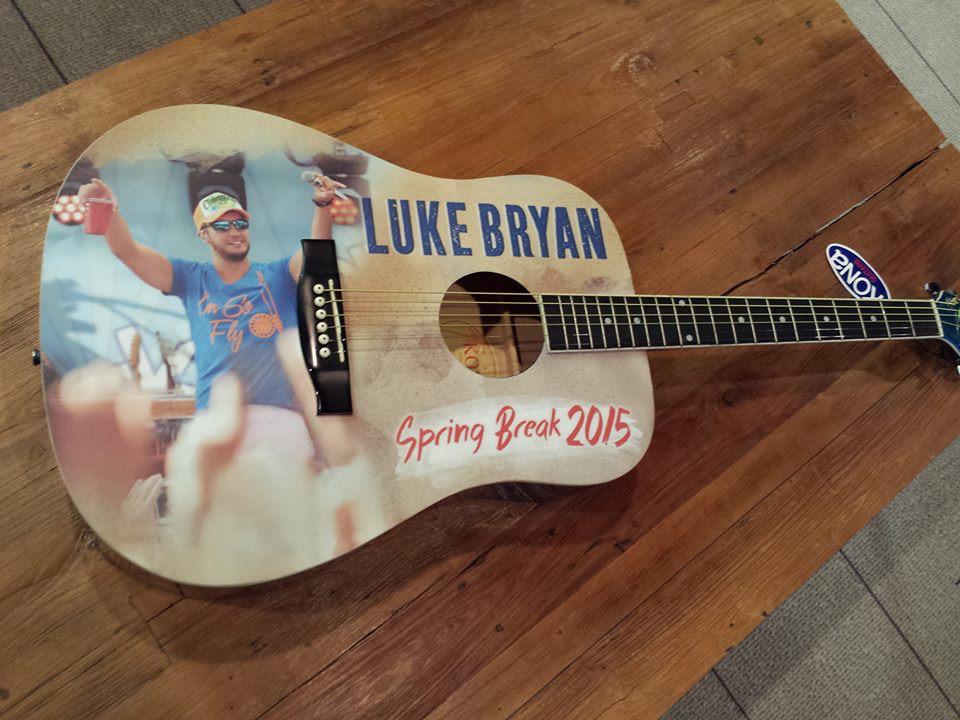 Country_Words's tweet photo. RT for a chance to win this Luke Bryan guitar! (Must follow us to win!) Luke's New Album: http://t.co/lSloDSCVBQ http://t.co/6pc7bILkTL