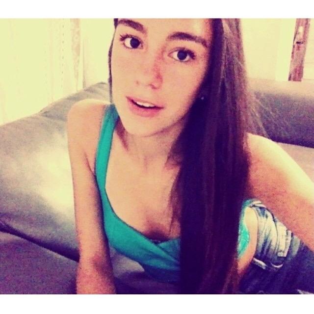 FCOLuanaBarron's tweet photo. Que linda #QueenBella @Luanabarron99  ❤❤❤😽 http://t.co/3bv9PT57ai