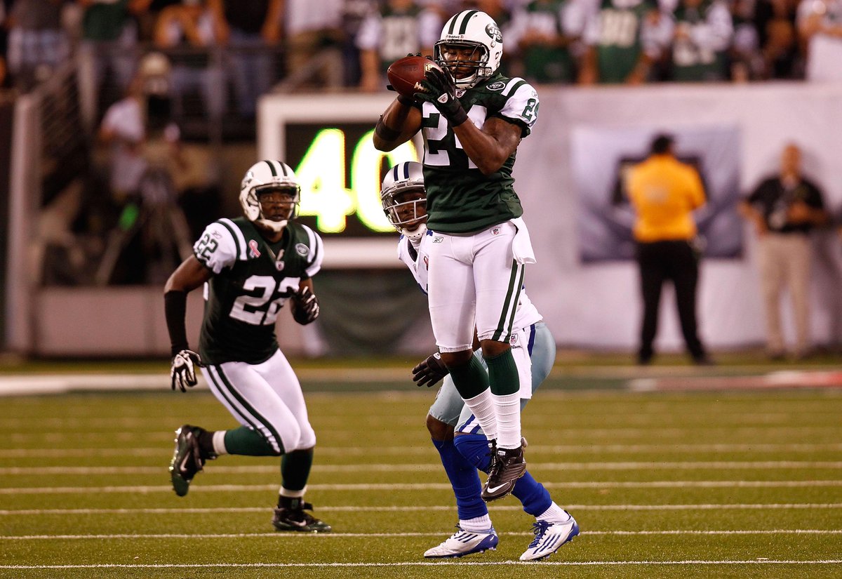 SportsCenter's tweet photo. Revis' deal to include guarantee north of $40M, will make him highest paid CB in NFL history. (via @AdamSchefter) http://t.co/iNbVQRSV40