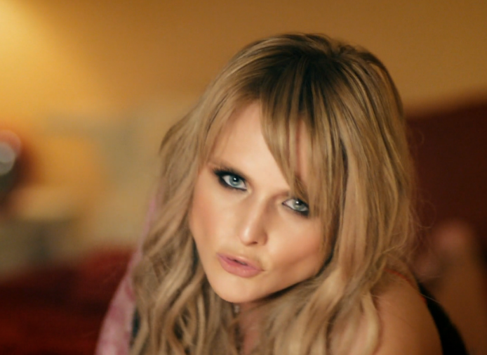 PistolAnniesLuv's tweet photo. #LittleRedWagon video is here!! http://t.co/LKeFMXAIHG