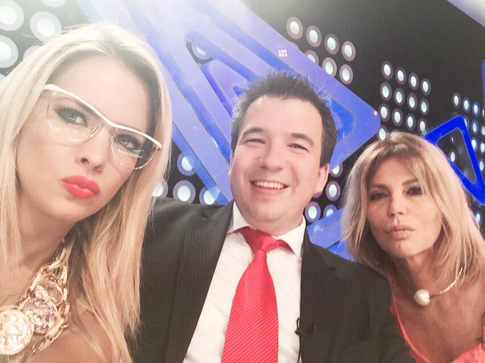 Selfie del equipo que merecía ser ganador en el desafío de @BenditaOk! #losotroshicierontrampa! http://t