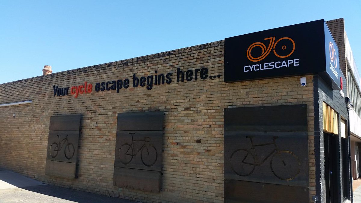 BrophyLeo's tweet image. Welcome to #Bendigo #cyclescape .Very helpful staff today :-) @cyclingvictoria @iheartbendigo @BikeBendigo @TrekBikes