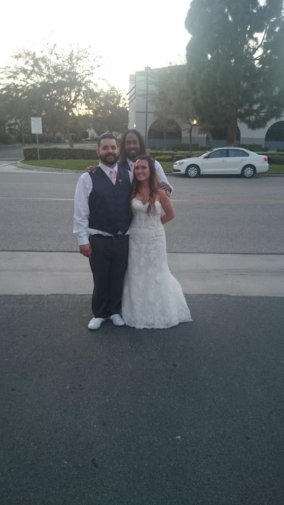 OGadambb's tweet photo. My time is almost up! Ere! #Eggsluts #housepartys and #weddings! Great trip!! http://t.co/nIGP3gQdfT