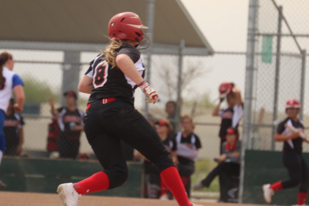ZaneHallTwit's tweet photo. @BiolaAthletics Ashley heading to the bank http://t.co/vYYG7dGixm