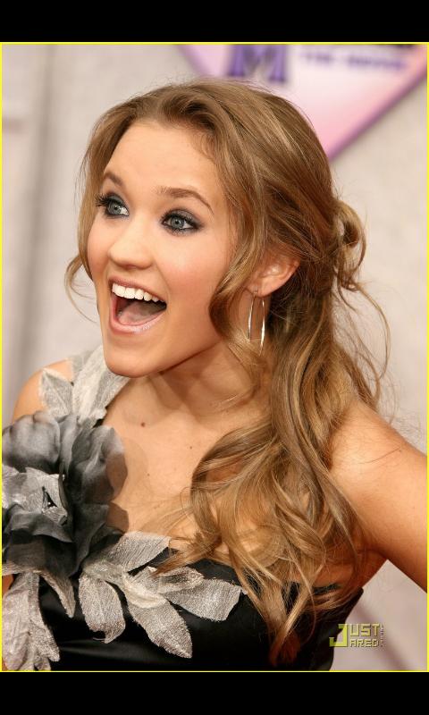 Happy birthday to Lilly trascott!

Emily osment 