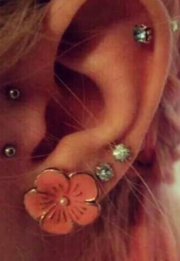 Styleymoda's tweet image. Una oreja así ya.