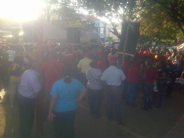 Falcon_Redi's tweet photo. Tribuna Antiimperialista desde el estado falcon!.. No aceptamos sanciones del imperio. http://t.co/L1BSPWqtIo