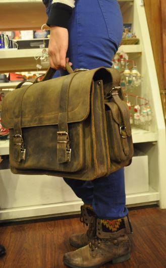 devovedstore's tweet photo. Character is endless
http://t.co/EyHg7mbddt
#Hideonline #leatherbag #satchels #zatchels #messengerbag #laptopbag http://t.co/LJ4TRhXdCT