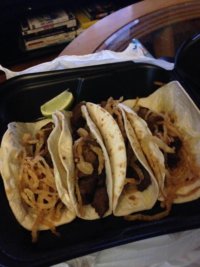 DyeDrivesVWs's tweet image. @MoltenBeast is clearly trying to kill me. #surfnturntacos #shellfishallergy 💁