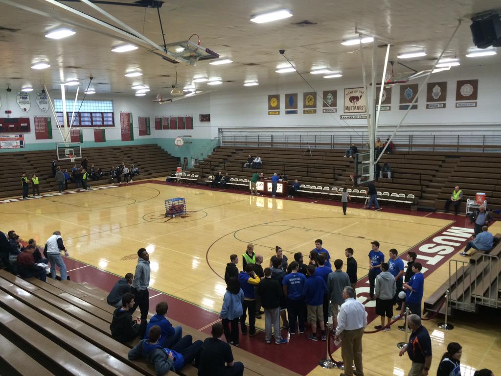 michaelsobrien's tweet photo. Great gym here at Morton East. Riverside-Brookfield vs. Curie coming up. Sectional semifinal night. http://t.co/VmdsqigWO2