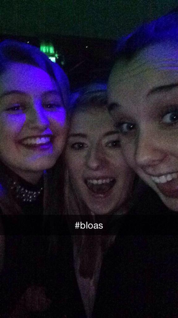 Itsaalicia's tweet photo. @amyystr4it0n__ @amyy_clairee found this #bolas #happy #bpals ๐ฏ๐ http://t.co/tai13vfiZe